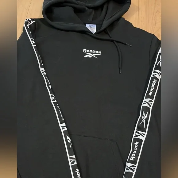 Reebok Black Hoodie Size Medium - Picture 3 of 8